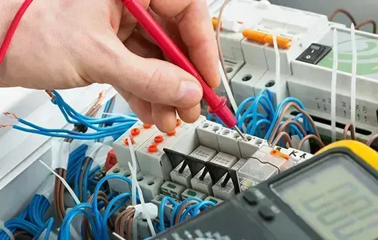 Professional electrician in Wallington